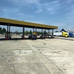 Truck stops in new orleans  Pizza, 15+ acres parking, showers, drivers' lounge